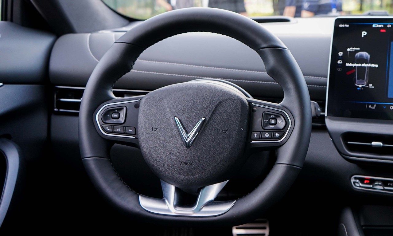 Giá xe VinFast VF 7 mới nhất 10