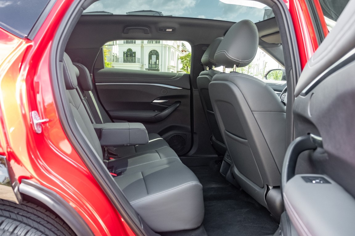 Giá xe VinFast VF 7 mới nhất 6