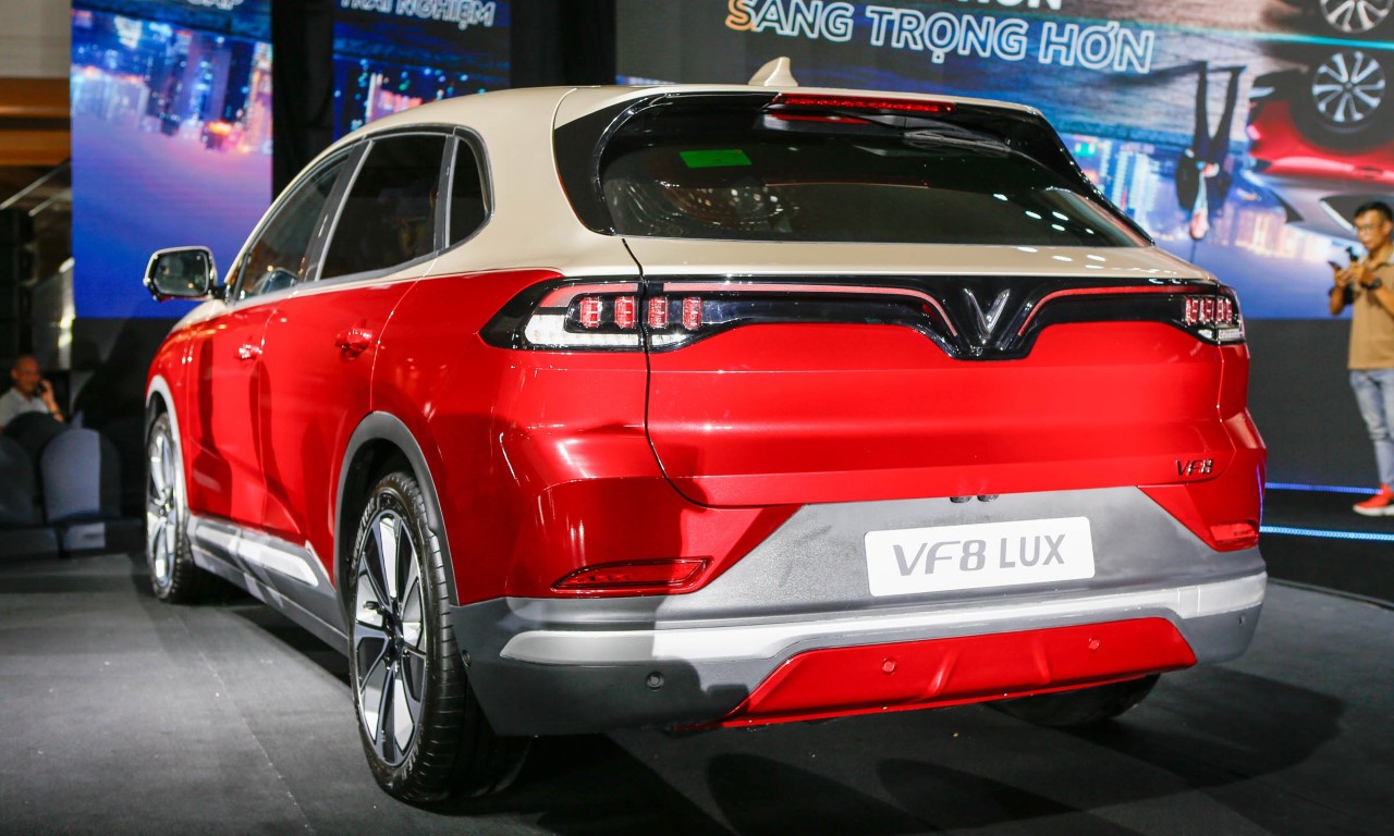Giá xe VinFast VF 8 mới nhất 2