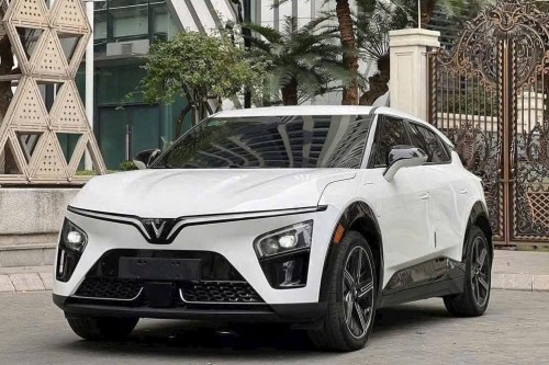 VinFast VF 7
