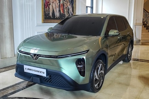 VinFast Limo Green